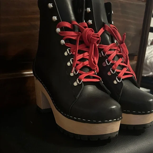 Swedish Hasbeens Red Lace-Up Women's Boots. Size 37. - Picture 3 of 8